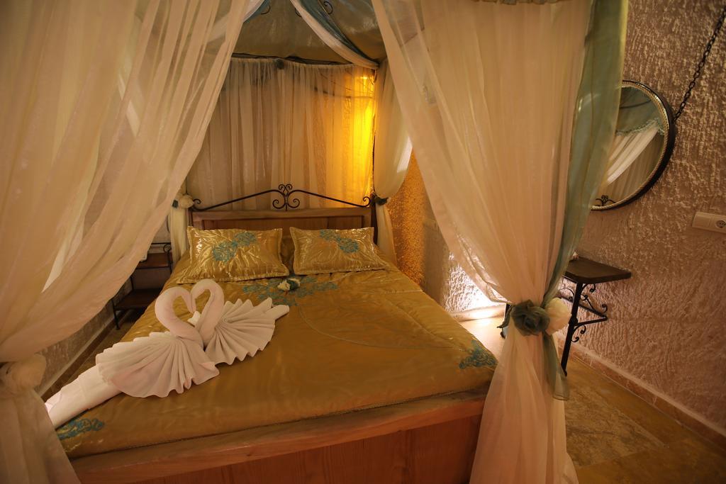 Hotel Lalesaray Учгісар Екстер'єр фото